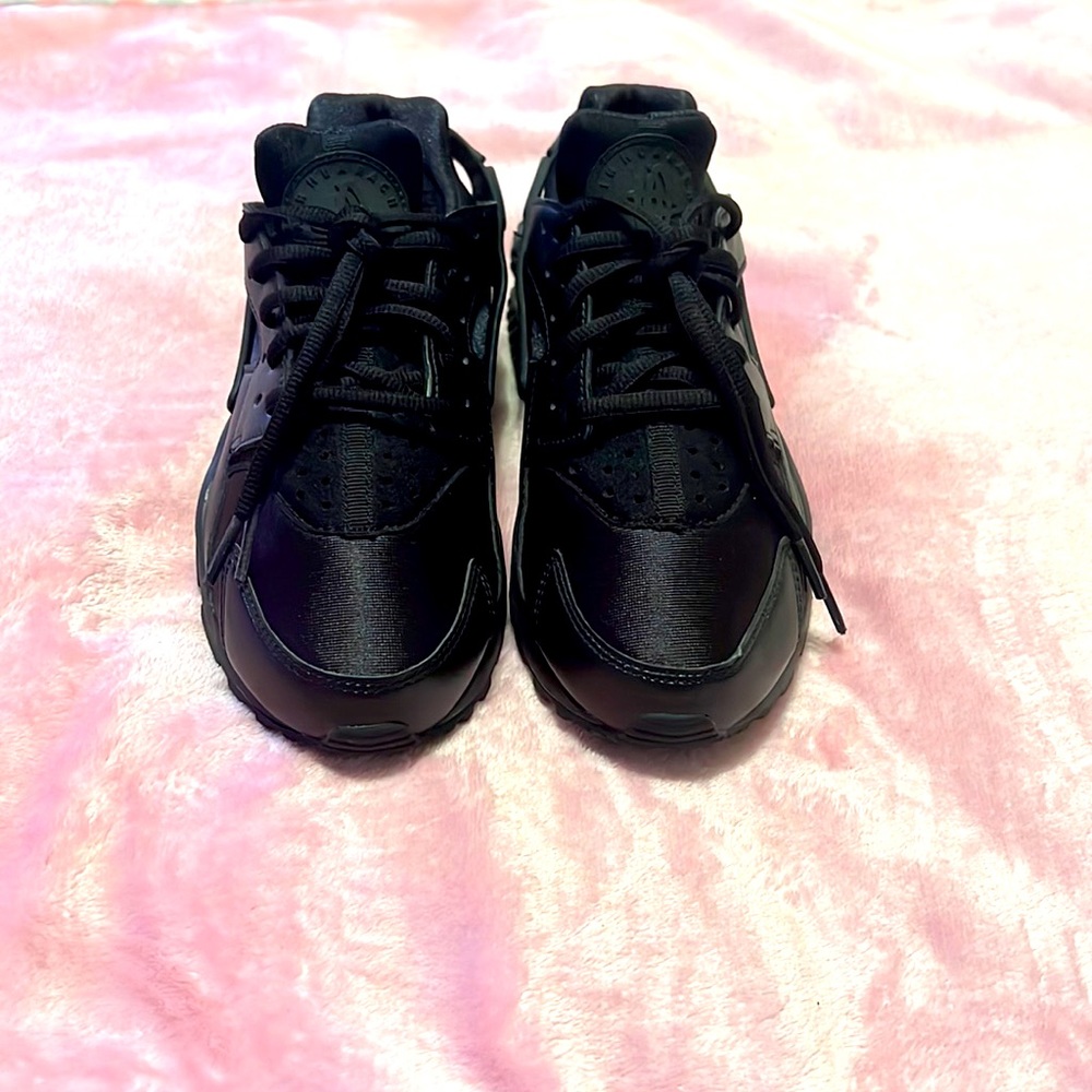 Boys/ Girls Big Kid ( grade school) Nike Huarache Sneakers